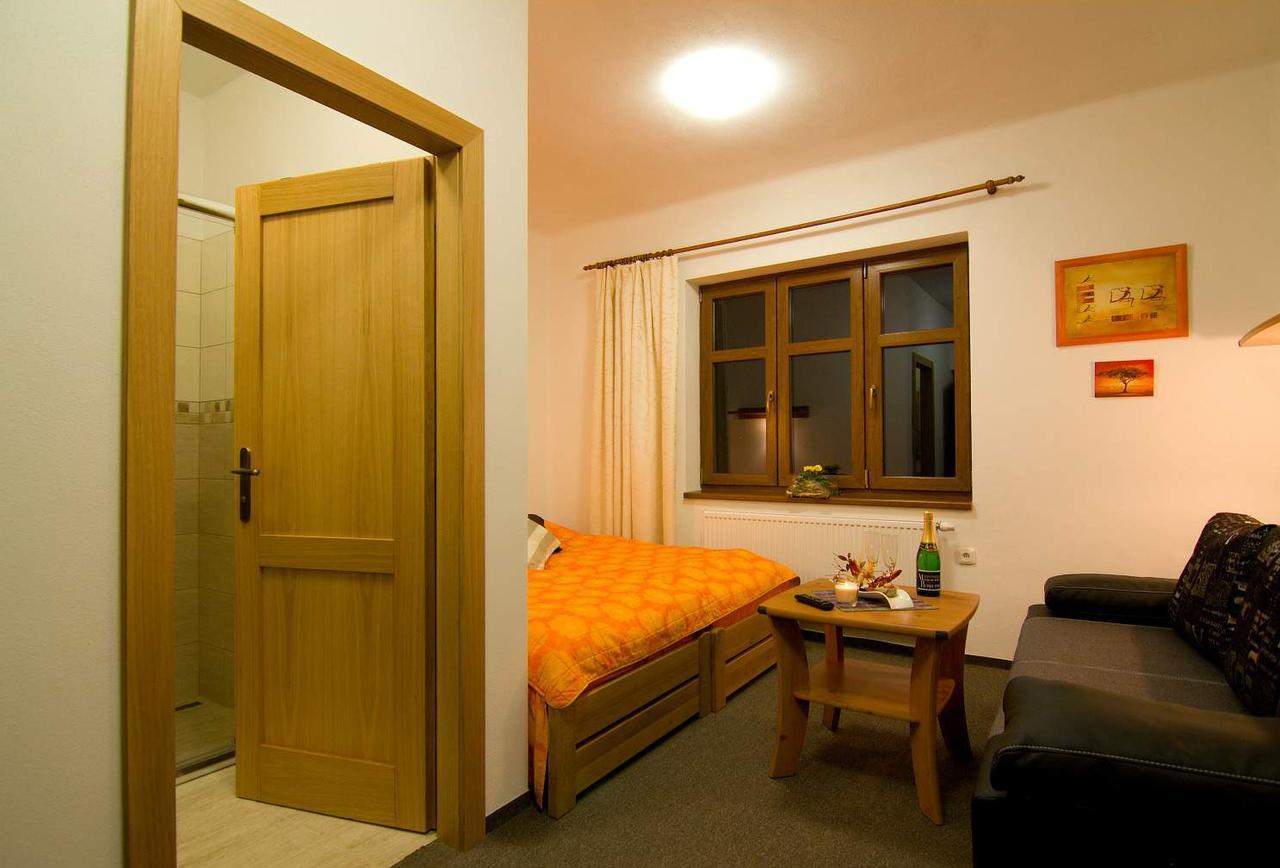 Ubytovaci Hostinec Na Skalach Budislav  Ngoại thất bức ảnh